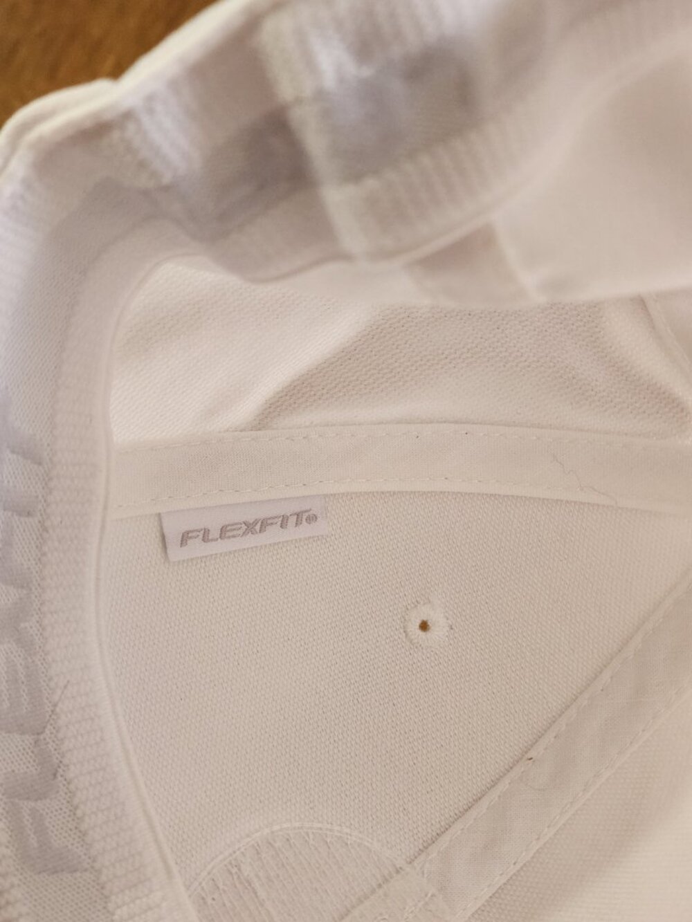 Travis Mathew Men's Flexfit Hat Size L-XL Maui HI White Grey - Picture 5 of 7